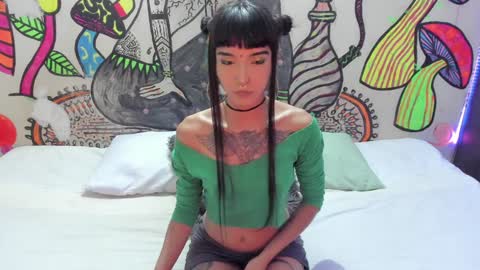 luna_gc online show from December 16, 2024, 11:01 am