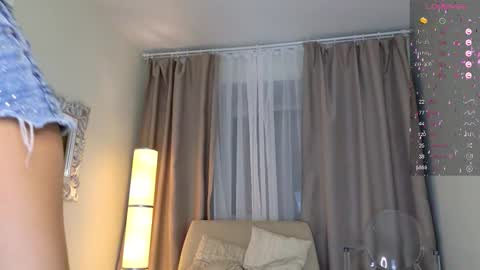 Luna online show from October 5, 2025, 5:39 am