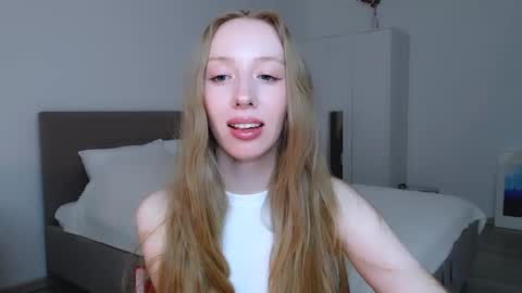 Luna online show from March 5, 2025, 11:27 pm