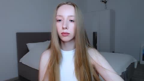 Luna online show from March 10, 2025, 8:56 pm