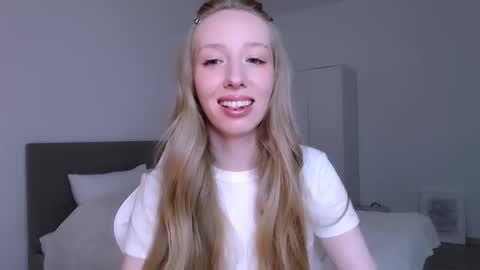 Luna online show from March 12, 2026, 9:32 pm