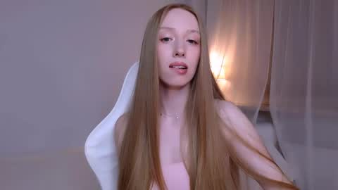 Luna online show from April 16, 2026, 9:39 pm