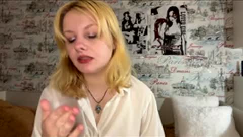 Snapshot of luna_linn chatting on April 5, 2026, 12:24 pm Luna online show from April 5, 2026, 12:24 pm