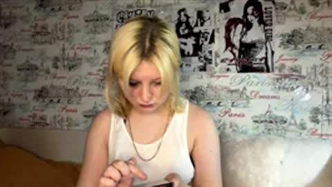 Snapshot of luna_linn chatting on May 9, 2026, 8:03 pm Luna online show from May 9, 2026, 8:03 pm