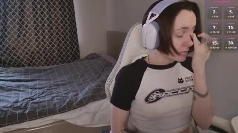 luna_loveeee online show from April 8, 2026, 4:56 am