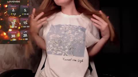 Snapshot of luna_loveisgood chatting on December 3, 2024, 1:43 pm Luna online show from December 3, 2024, 1:43 pm