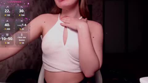 Snapshot of luna_loveisgood chatting on December 10, 2024, 4:06 pm Luna online show from December 10, 2024, 4:06 pm