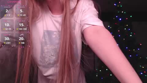 Snapshot of luna_loveisgood chatting on December 17, 2024, 8:32 pm Luna online show from December 17, 2024, 8:32 pm