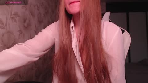 Snapshot of luna_loveisgood chatting on January 20, 2025, 7:25 am Luna online show from January 20, 2025, 7:25 am