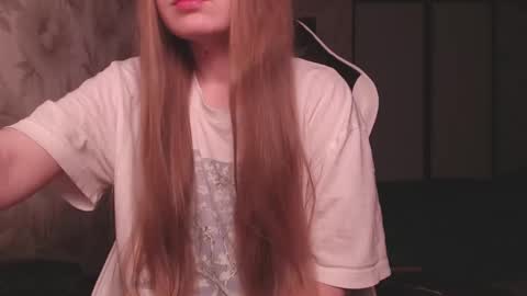 Snapshot of luna_loveisgood chatting on February 16, 2025, 1:38 pm Luna online show from February 16, 2025, 1:38 pm