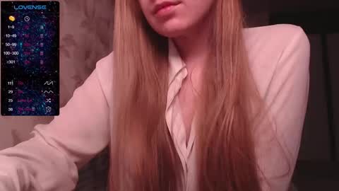 Snapshot of luna_loveisgood chatting on September 17, 2025, 2:30 pm Luna online show from September 17, 2025, 2:30 pm