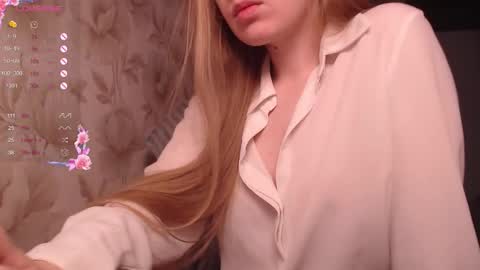 Snapshot of luna_loveisgood chatting on October 29, 2025, 10:06 am Luna online show from October 29, 2025, 10:06 am