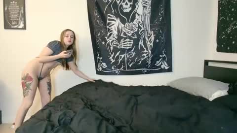 Luna online show from November 2, 2025, 10:56 pm