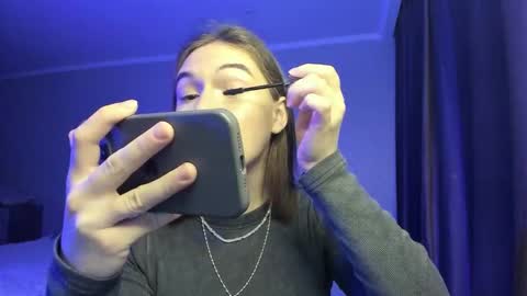 Luna online show from November 28, 2025, 3:20 am