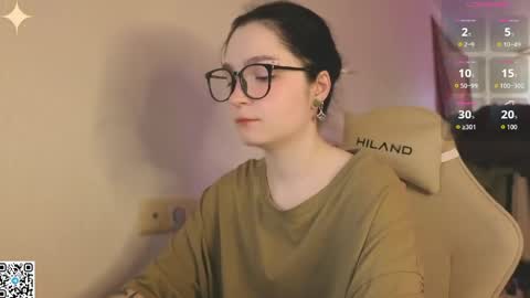 Luna online show from April 18, 2026, 2:26 am