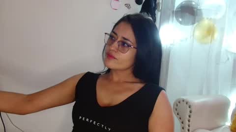 Snapshot of luna_noire1 chatting on October 19, 2025, 7:58 pm Luna Noire online show from October 19, 2025, 7:58 pm