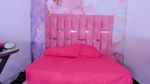 Luna  online show from January 21, 2025, 12:18 pm