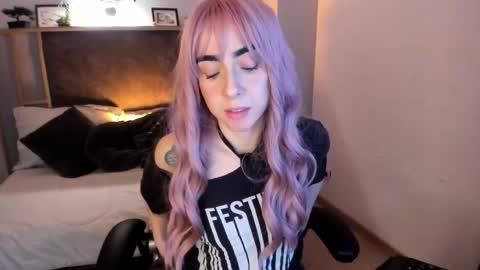 Luna online show from December 19, 2025, 3:52 pm