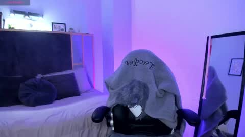 Luna online show from January 18, 2026, 1:15 pm