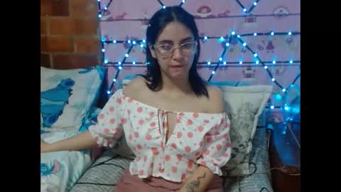 luna_vixxen online show from March 12, 2026, 5:46 am