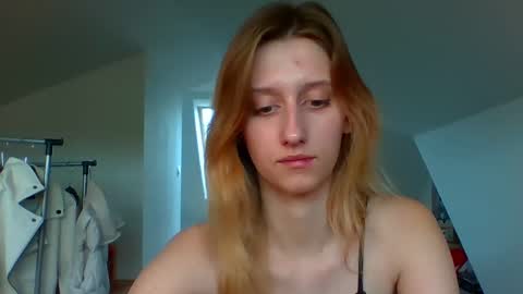 Snapshot of luna_xsensual chatting on December 4, 2024, 11:08 am L U N A  online show from December 4, 2024, 11:08 am