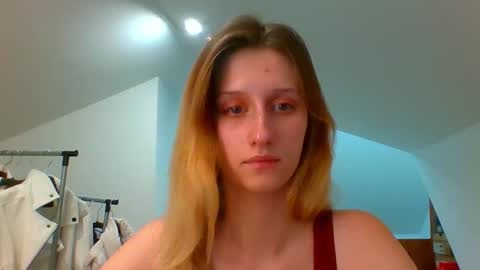 Snapshot of luna_xsensual chatting on December 6, 2024, 6:06 pm L U N A  online show from December 6, 2024, 6:06 pm