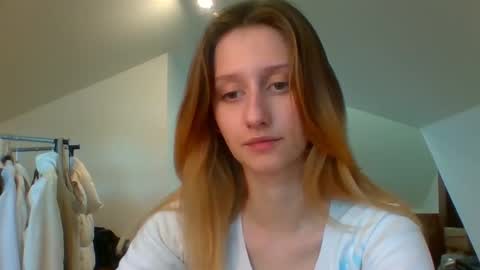 Snapshot of luna_xsensual chatting on January 3, 2025, 10:41 am L U N A  online show from January 3, 2025, 10:41 am