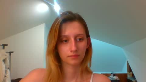 Snapshot of luna_xsensual chatting on January 10, 2025, 6:38 pm L U N A  online show from January 10, 2025, 6:38 pm