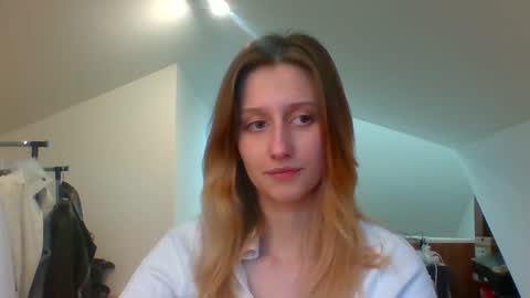 Snapshot of luna_xsensual chatting on January 17, 2025, 2:39 pm L U N A  online show from January 17, 2025, 2:39 pm