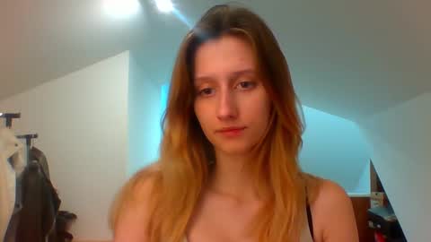 Snapshot of luna_xsensual chatting on January 17, 2025, 5:51 pm L U N A  online show from January 17, 2025, 5:51 pm