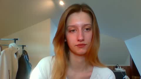 Snapshot of luna_xsensual chatting on February 19, 2025, 8:12 am L U N A  online show from February 19, 2025, 8:12 am