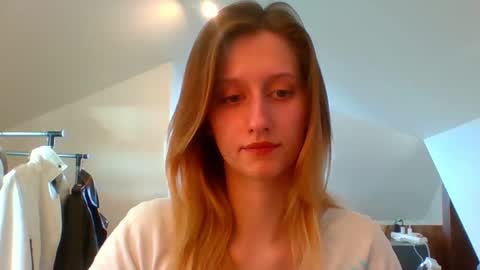 Snapshot of luna_xsensual chatting on February 19, 2025, 11:17 am L U N A  online show from February 19, 2025, 11:17 am