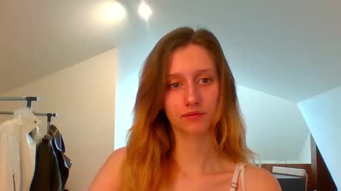 Snapshot of luna_xsensual chatting on February 25, 2025, 7:52 am L U N A  online show from February 25, 2025, 7:52 am