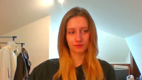 Snapshot of luna_xsensual chatting on February 26, 2025, 7:53 am L U N A  online show from February 26, 2025, 7:53 am