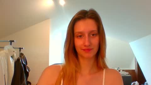 Snapshot of luna_xsensual chatting on February 28, 2025, 11:03 am L U N A  online show from February 28, 2025, 11:03 am