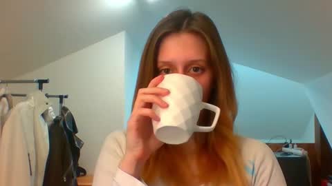 Snapshot of luna_xsensual chatting on March 12, 2025, 3:40 pm L U N A  online show from March 12, 2025, 3:40 pm