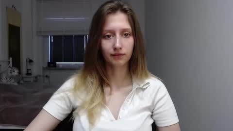 Snapshot of luna_xsensual chatting on September 15, 2025, 5:40 am L U N A  online show from September 15, 2025, 5:40 am