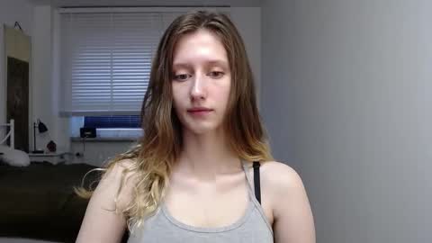 Snapshot of luna_xsensual chatting on September 29, 2025, 5:23 am L U N A  online show from September 29, 2025, 5:23 am