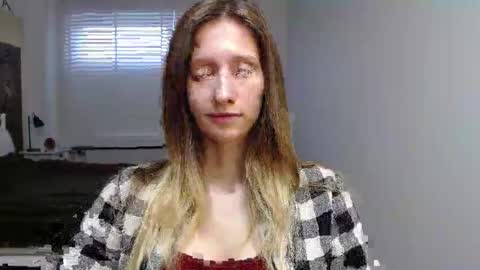 Snapshot of luna_xsensual chatting on October 3, 2025, 5:37 am L U N A  online show from October 3, 2025, 5:37 am