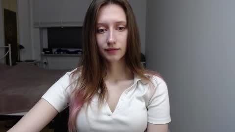 L U N A  online show from January 7, 2026, 6:38 am