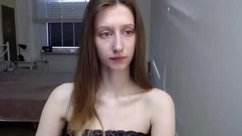 L U N A  online show from April 13, 2026, 5:24 am