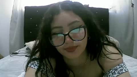 lunaa_sub online show from February 20, 2025, 9:53 pm