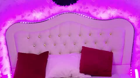 Snapshot of lunababe_ chatting on April 22, 2026, 9:55 am lunababe_ online show from April 22, 2026, 9:55 am