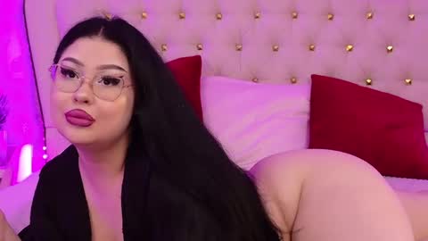 Snapshot of lunababe_ chatting on May 9, 2026, 11:15 am lunababe_ online show from May 9, 2026, 11:15 am