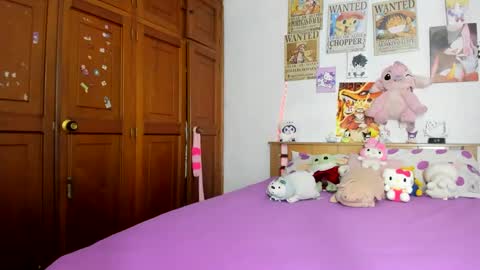 lunacristal_moon online show from October 15, 2025, 8:36 am