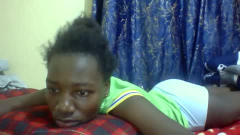 lunah_kitty online show from April 28, 2026, 2:38 am