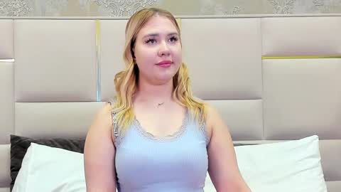 Snapshot of lunahouston chatting on March 7, 2025, 4:44 pm LunaHouston online show from March 7, 2025, 4:44 pm