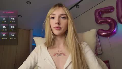 Luna online show from November 17, 2025, 6:57 pm