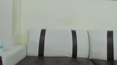 Luna online show from April 22, 2026, 2:47 am