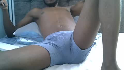 lunalove22_ online show from November 18, 2025, 6:07 am